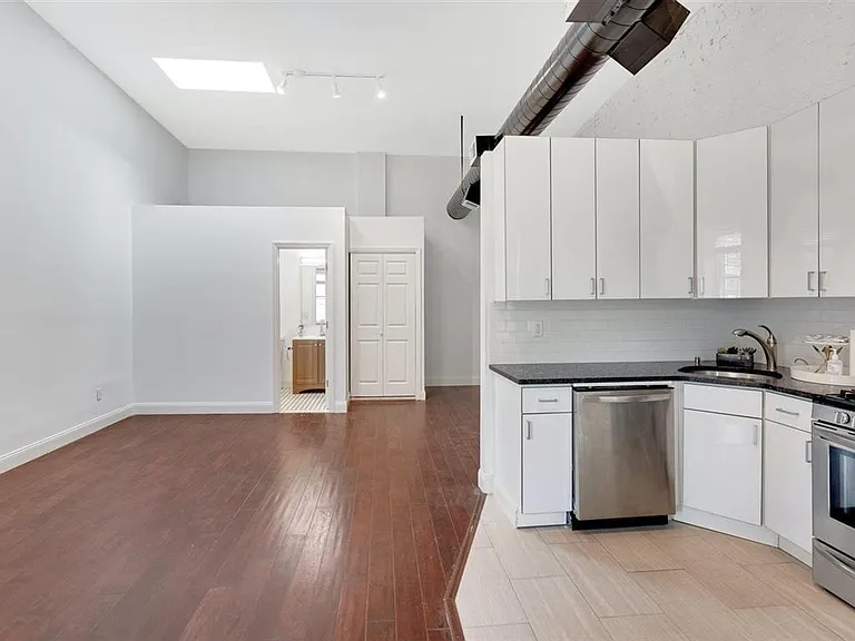 39 Coles St #2 — Photo 5