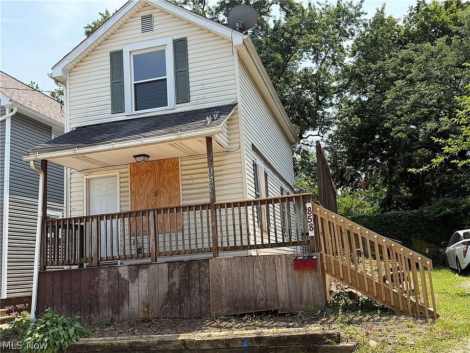1st image of 858 Forrest Dr