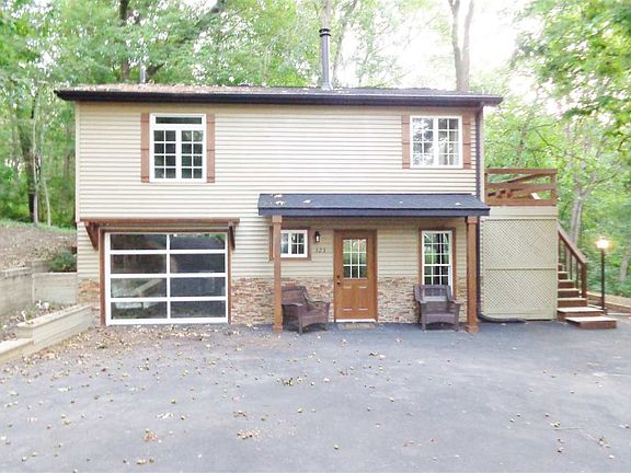 3rd image of 323 Glen Oak Ct