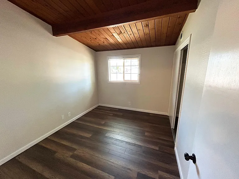 3602 Hazelwood St — Photo 8