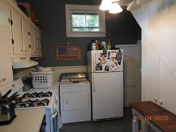 Kitchen, Frig, Washer & Dryer