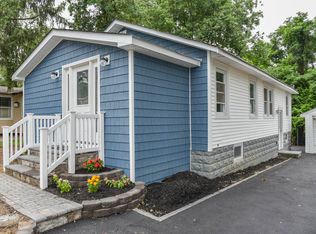 93 Eastview Rd, Ronkonkoma, NY 11779