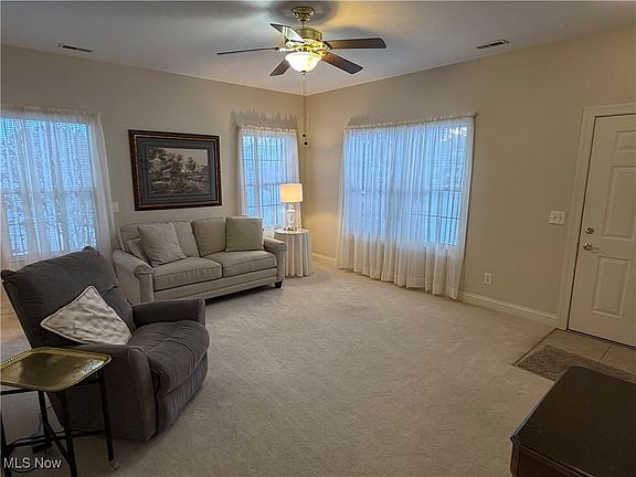 5th image of 3095 Whitewood St NW