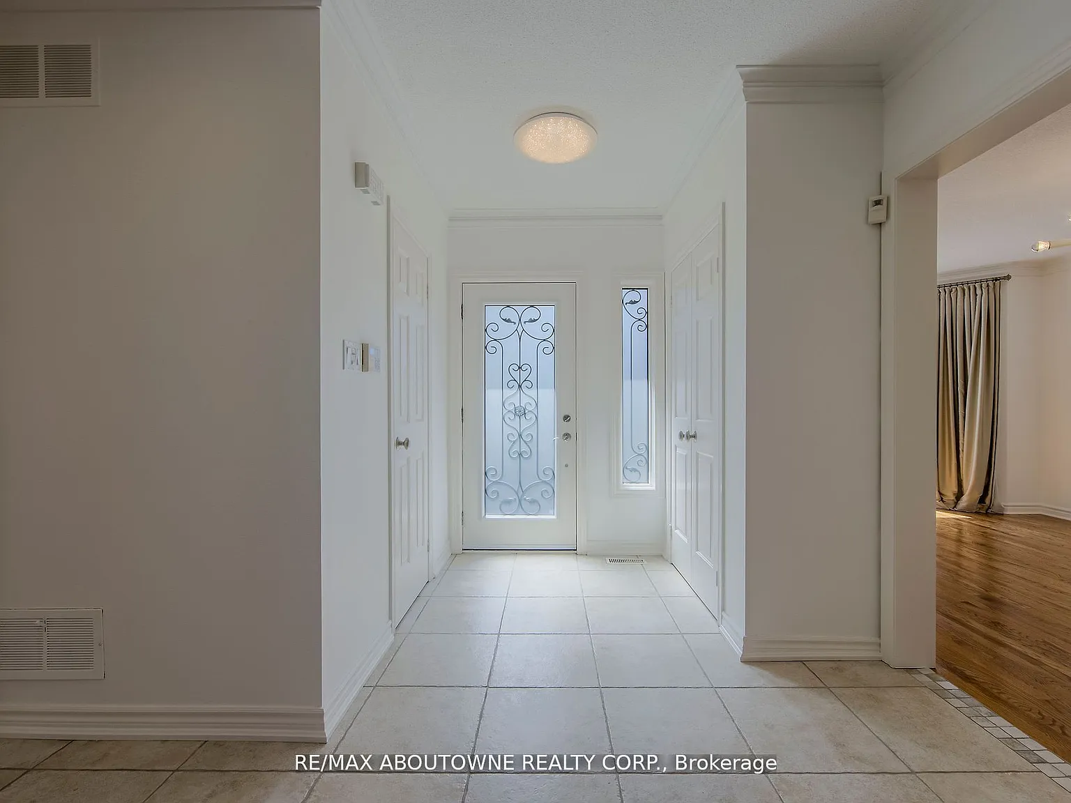 4 bed, $6,500 — Photo 2