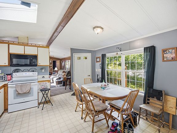 4th image of 209 Shoreline Drive