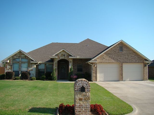 1st image of 309 W McAfee Dr