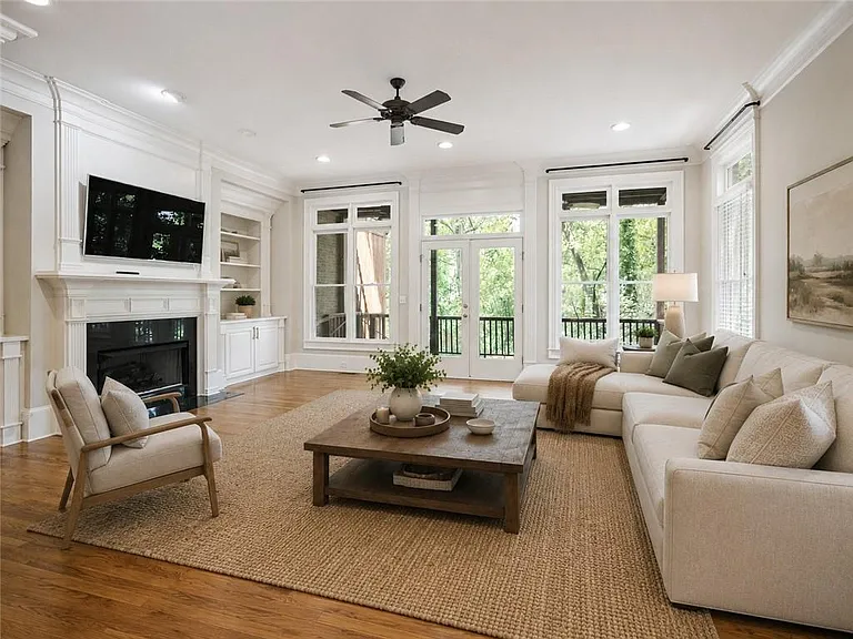 614 Timm Valley Rd NE #B — Photo 2