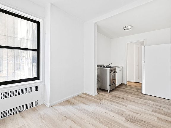 5th image of 20 Clinton St APT 1F