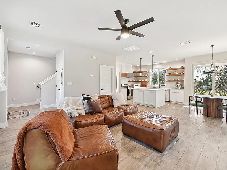 25 Woodacre Dr — Photo 3