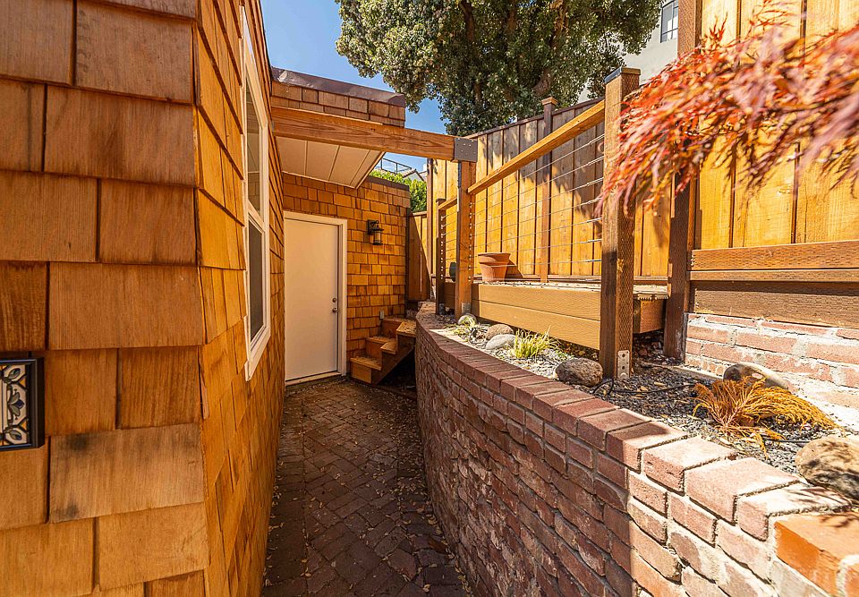 Secluded private entrance