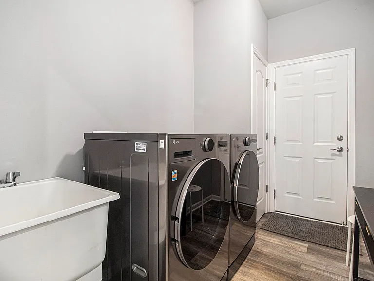 2865 Dillon Dr — Photo 20