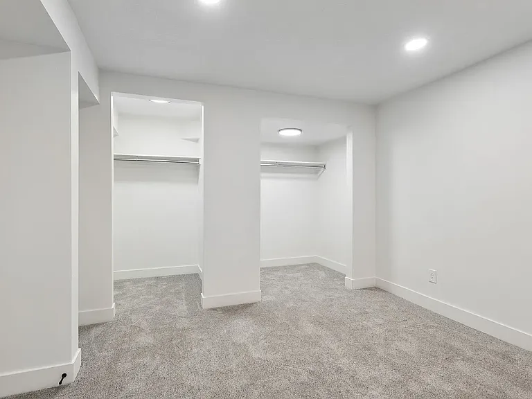155 W 800 N — Photo 9