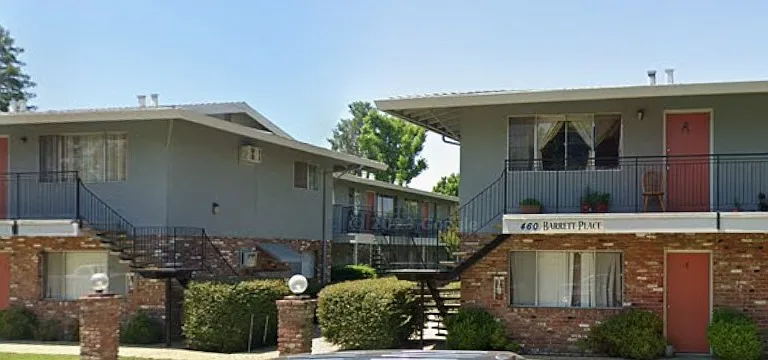 460 N Barrett Rd — Photo 1
