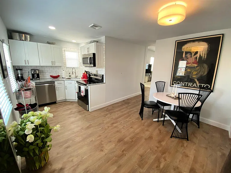 9313 Ventnor Ave — Photo 5