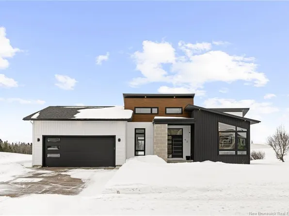 42 Kervin Cres, Moncton, NB E1H 3L5