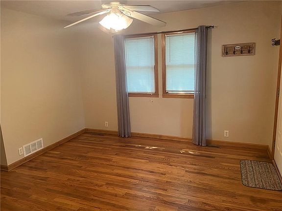 2nd image of 315 W Franklin St