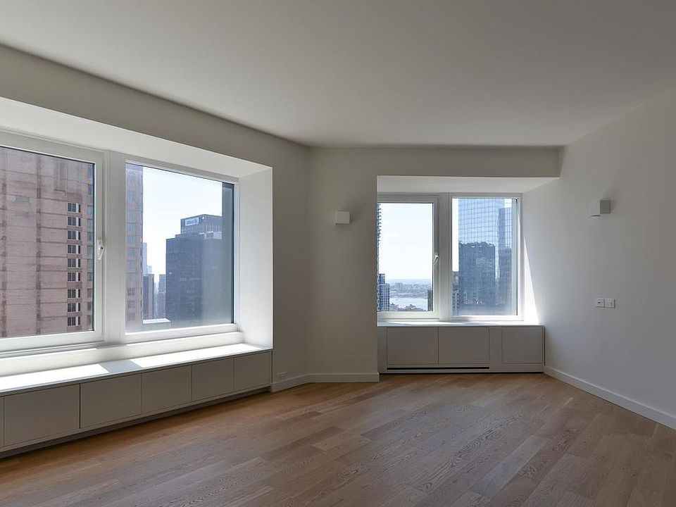 1st image of 150 W 56th St APT 4210
