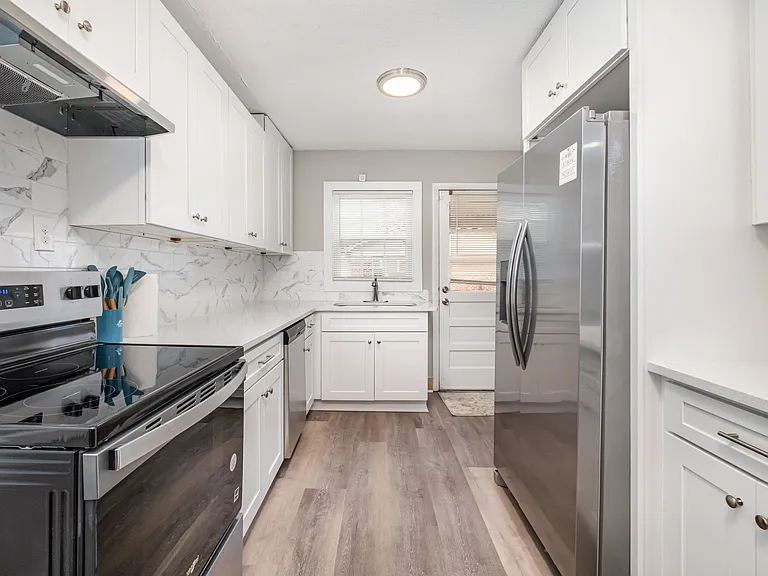 535 W Craighead Rd — Photo 3