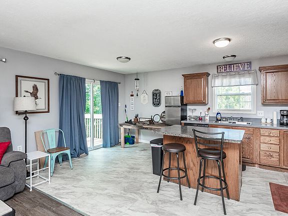 5th image of 900 Pinoak Dr