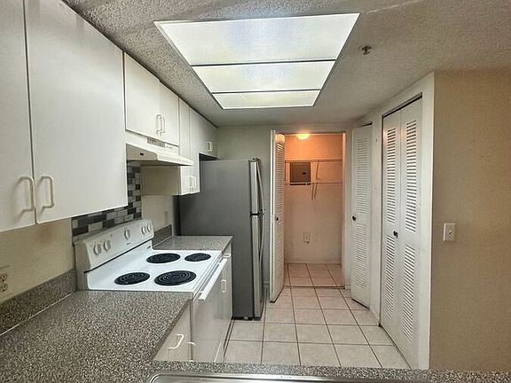 3rd image of 5011 Wiles Rd #3-207