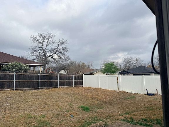 3rd image of 603 Cypresscliff Dr