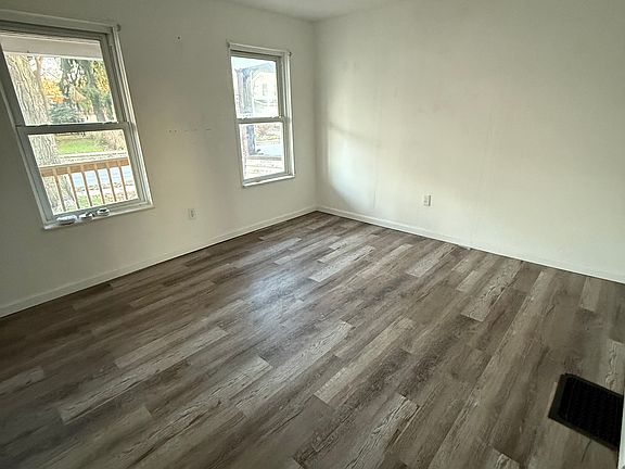 5th image of 253 Central St #B
