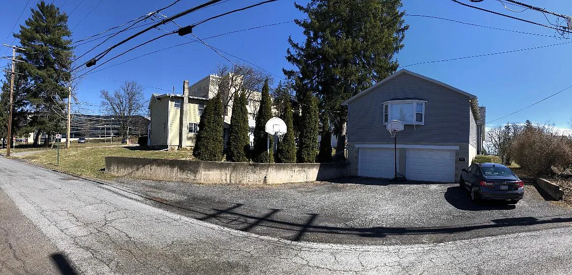 978 Line St — Photo 2