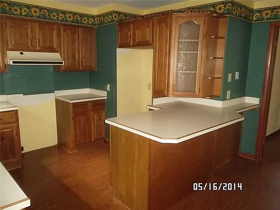 5th image of 825 Eaglewood Dr
