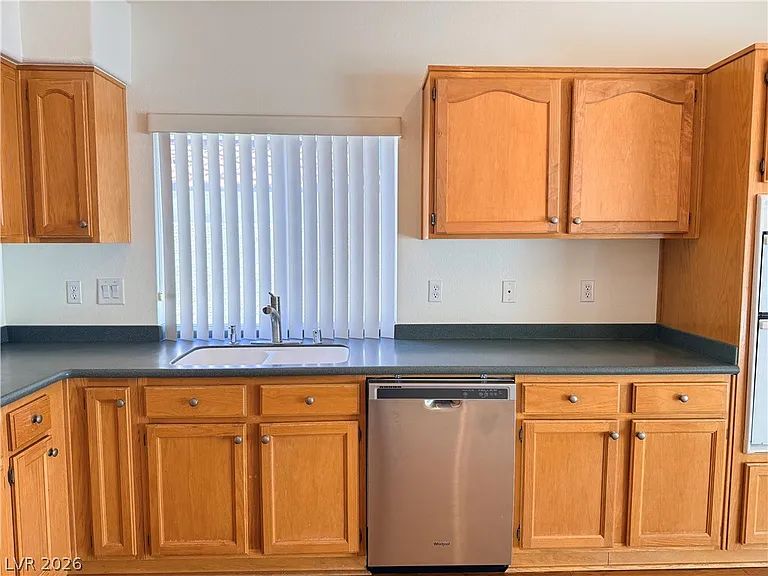 230 Misty Garden St — Photo 9