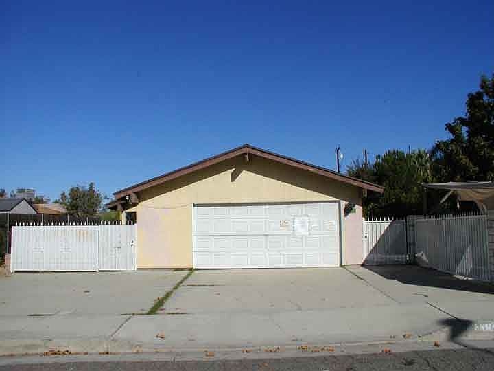 1st image of 850 Val Monte Dr