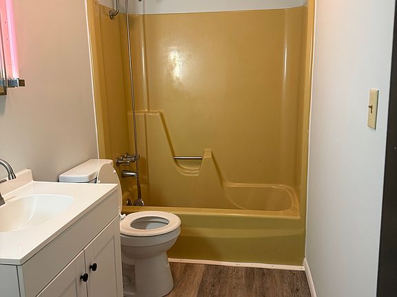 4th image of 153 Market St #B