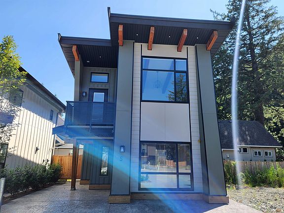 2nd image of 798 Hot Springs Rd #5