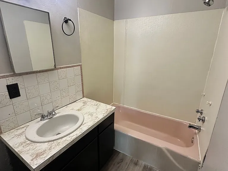 510 Hiawatha — Photo 10