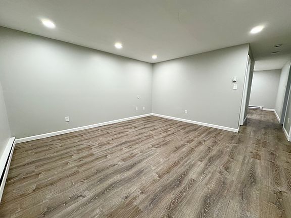 2nd image of 2 Delldale St #18