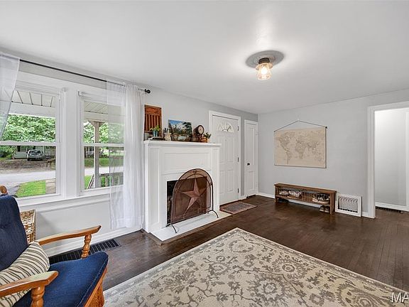 4th image of 125 Crescent Dr
