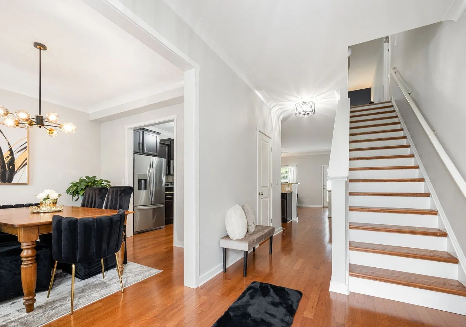 Spacious 3BR Townhome in Monroe — Photo 2