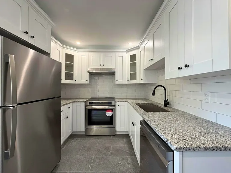 11 Courtney Ave #2 — Photo 21