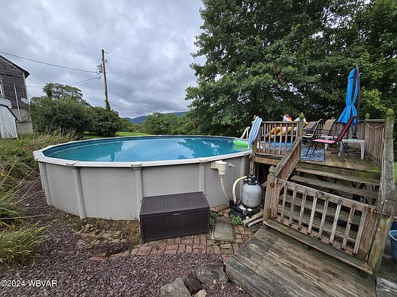 3rd image of 1232 Woodward Ave