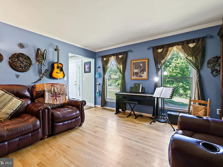 4301 Mountain View Dr — Photo 6
