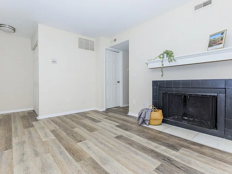 Northwoods Apartments — Photo 19