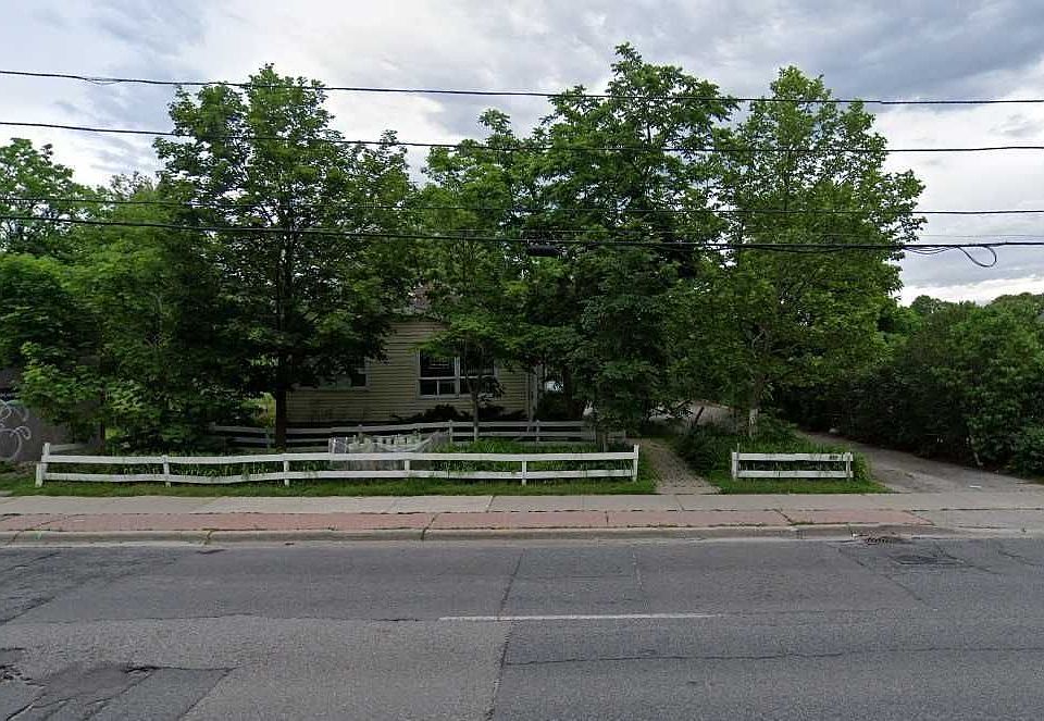 2nd image of 698 Sheppard Ave W