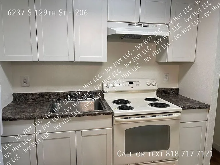 6237 S 129th St #206 — Photo 11