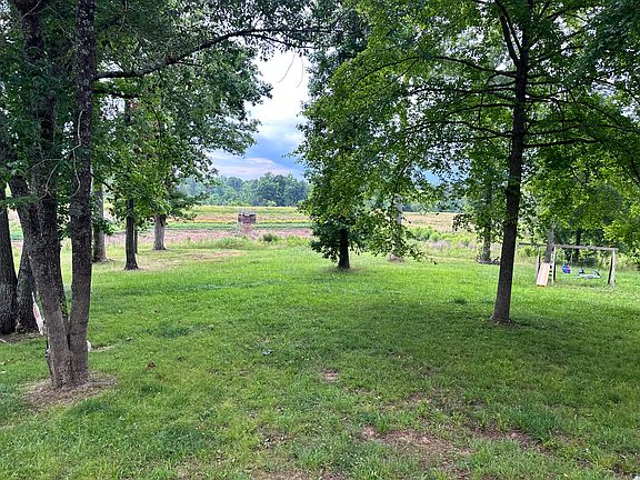 2nd image of 1748 Sierra Rd