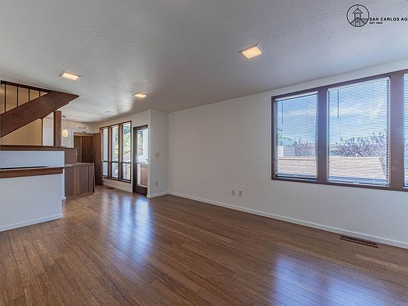 5th image of 801 Parcel St