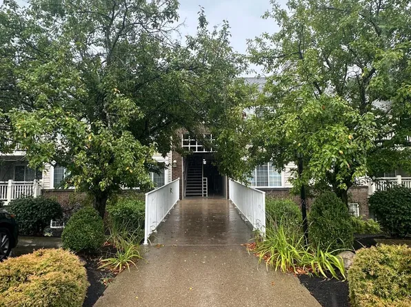9940 Regatta Dr Unit 302, Cincinnati, OH 45252