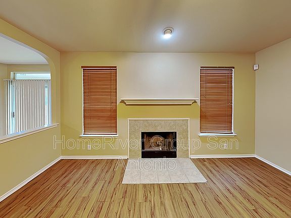 3rd image of 2911 Encino Robles