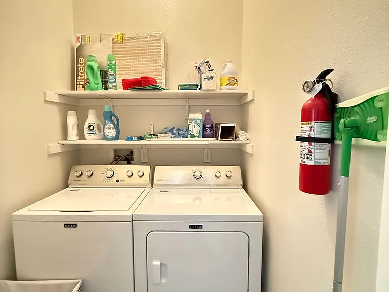 2725 Huntington Dr — Photo 15