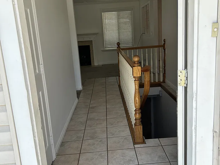 5972 S Roanoke Cir — Photo 2