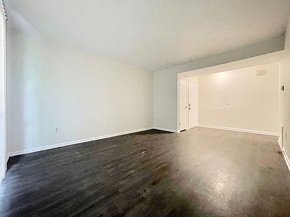 5th image of 2950 Vineland Ave SE #2960