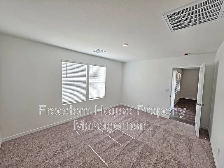 660 E Huyana Wind Dr — Photo 40